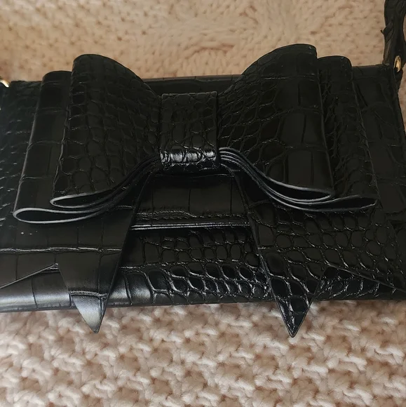 Betsey Johnson Wallet on a String / faux Leather with Betsey Bow / EUC - Picture 1 of 7